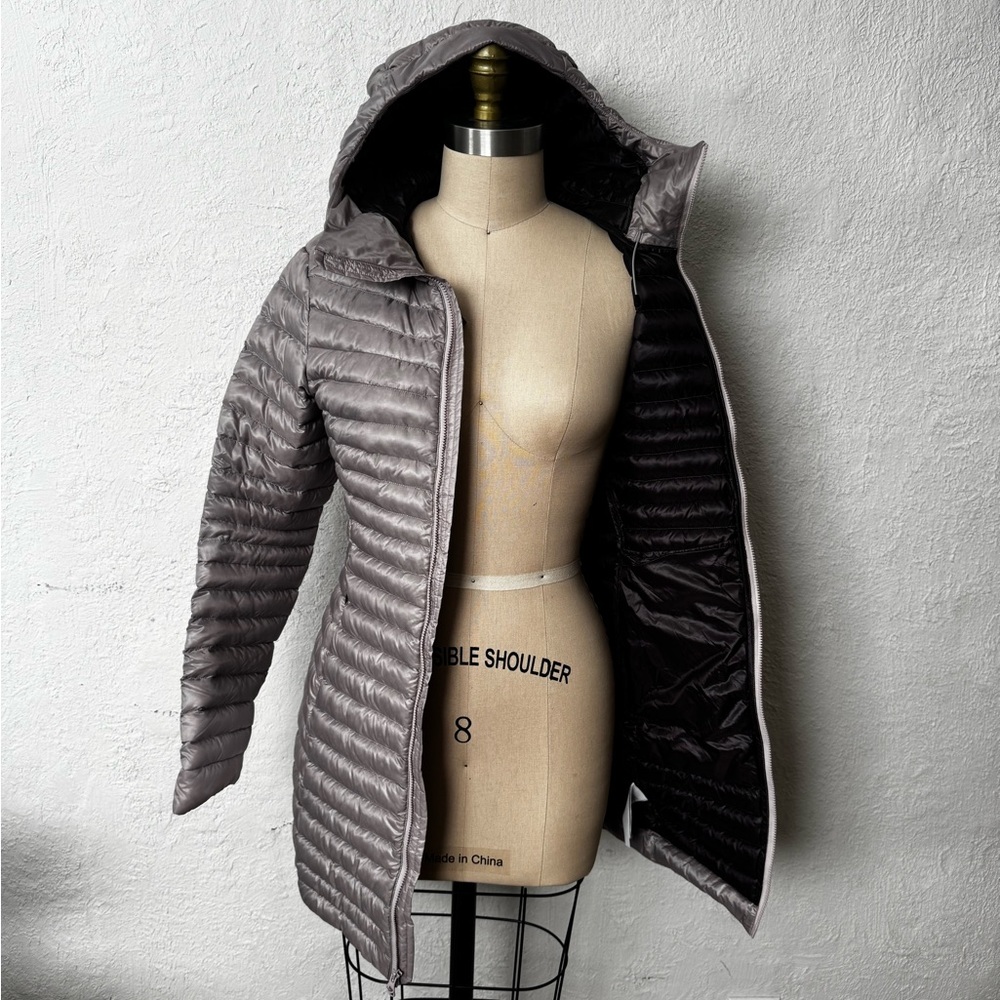 Arc'teryx Nuri long down coat - light lavender - Picture 7 of 9